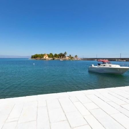 Aigli Guest House Гитион Экстерьер фото