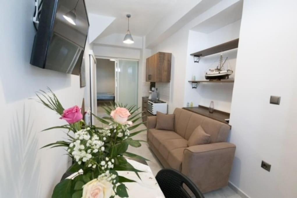 Aigli Guest House Гитион Экстерьер фото